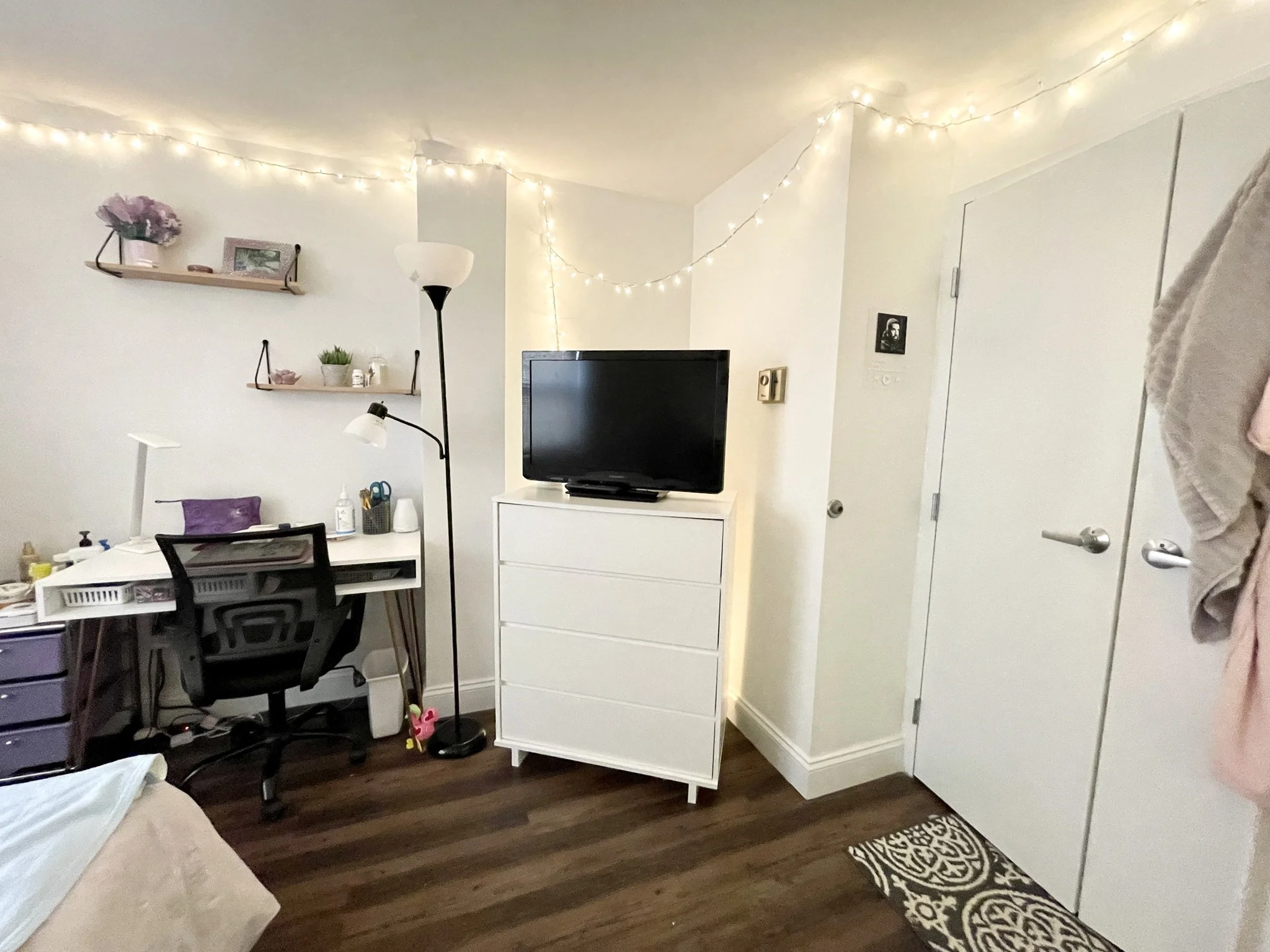 3 bed, 1 bath apartment for rent at 1 Pine St Unit B, Chinatown — photo 13 of 20