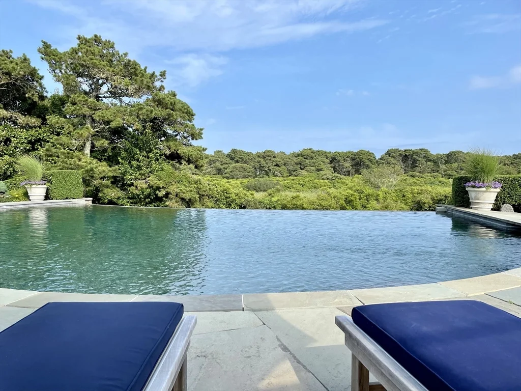6 bed, 4+ bath apartment for rent at 1 Pochick Ave, Nantucket — photo 3 of 42