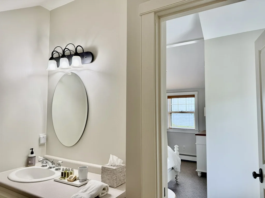 6 bed, 4+ bath apartment for rent at 1 Pochick Ave, Nantucket — photo 29 of 42
