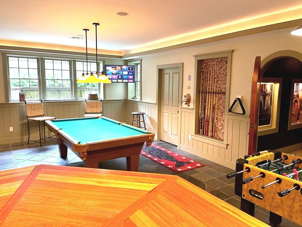 6 bed, 4+ bath apartment for rent at 1 Pochick Ave, Nantucket — photo 30 of 42