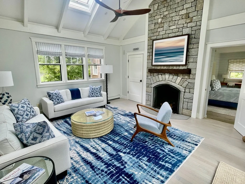 6 bed, 4+ bath apartment for rent at 1 Pochick Ave, Nantucket — photo 14 of 42
