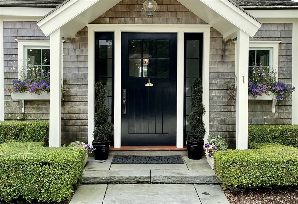 6 bed, 4+ bath apartment for rent at 1 Pochick Ave, Nantucket — photo 8 of 42
