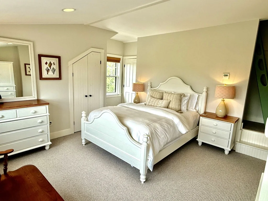 6 bed, 4+ bath apartment for rent at 1 Pochick Ave, Nantucket — photo 28 of 42