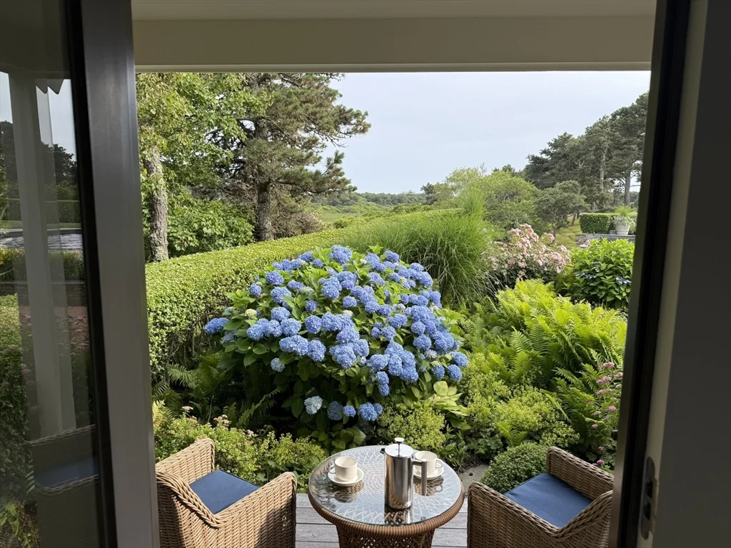 6 bed, 4+ bath apartment for rent at 1 Pochick Ave, Nantucket — photo 18 of 42