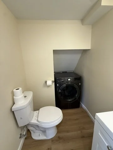 3 bed, 2 bath apartment for rent at 1 Pond Pl Unit 1, Franklin — photo 3 of 12