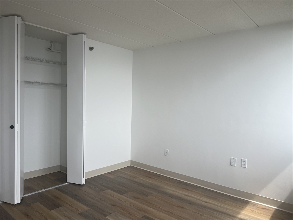 2 bed, 2 bath apartment for rent at 1 Pond St Unit 10E, Winthrop — photo 9 of 16