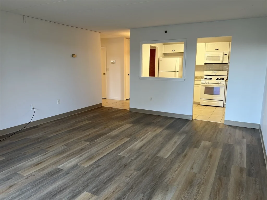 1 bed, 1 bath apartment for rent at 1 Pond St Unit 1J, Winthrop — photo 6 of 12