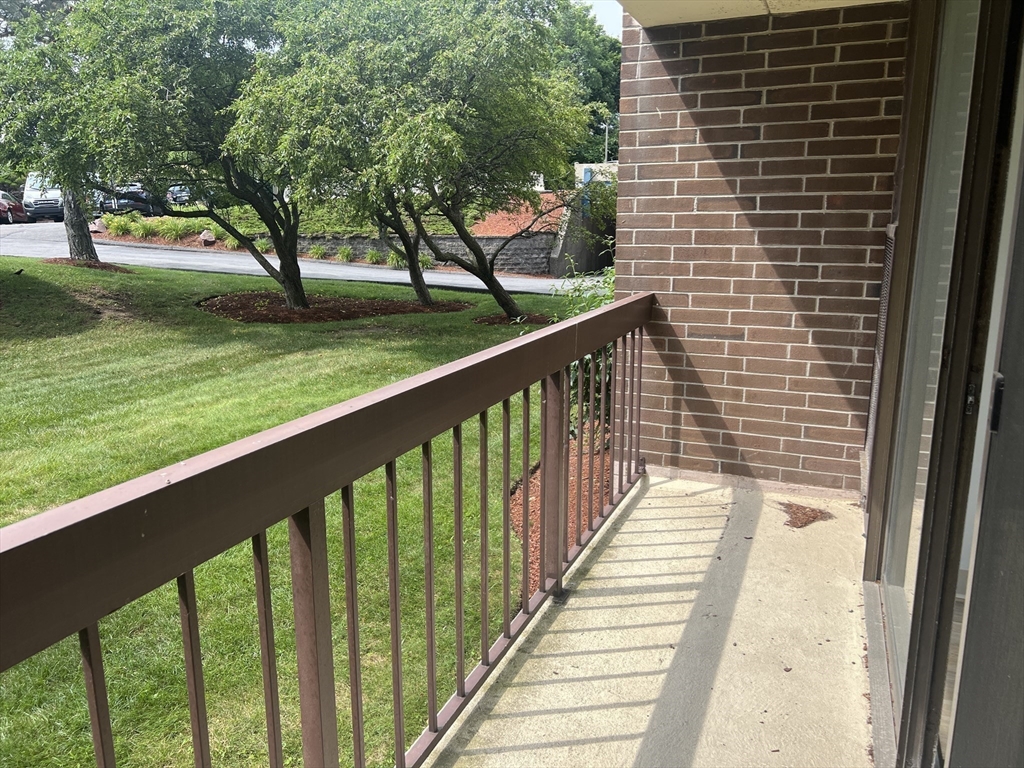 1 bed, 1 bath apartment for rent at 1 Pond St Unit 1M, Winthrop — photo 3 of 12