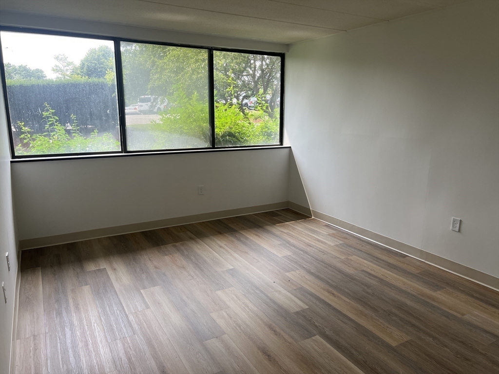 1 bed, 1 bath apartment for rent at 1 Pond St Unit 2F, Winthrop — photo 8 of 12