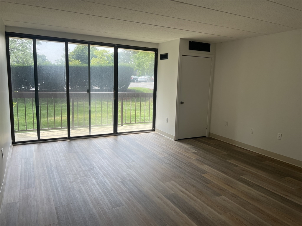 1 bed, 1 bath apartment for rent at 1 Pond St Unit 3K, Winthrop — photo 2 of 12