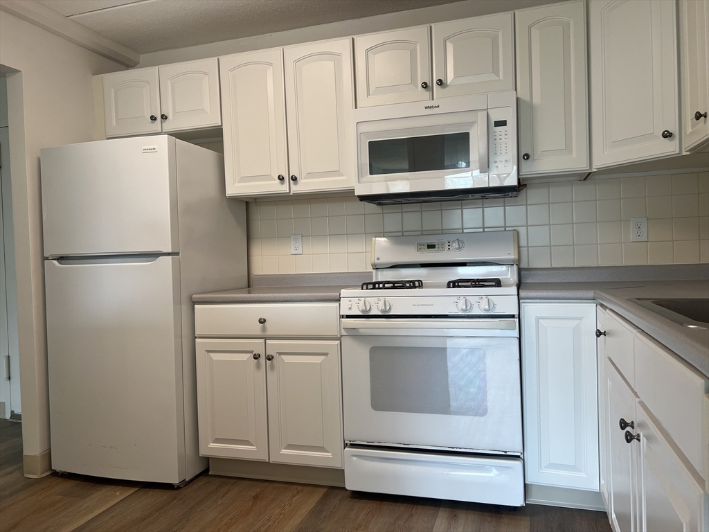 1 bed, 1 bath apartment for rent at 1 Pond St Unit 3K, Winthrop — photo 7 of 12