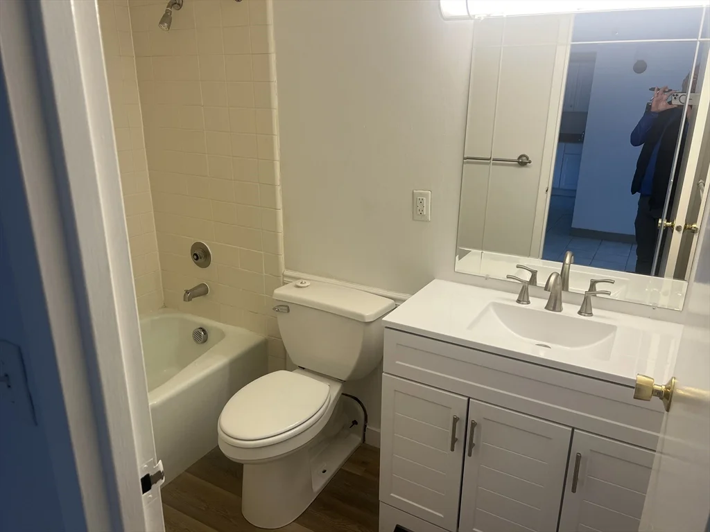 1 bed, 1 bath apartment for rent at 1 Pond St Unit 4D, Winthrop — photo 3 of 9