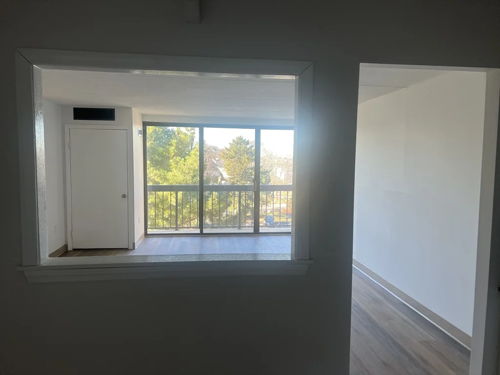 1 bed, 1 bath apartment for rent at 1 Pond St Unit 4D, Winthrop — photo 5 of 9