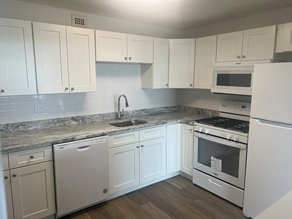 1 bed, 1 bath apartment for rent at 1 Pond St Unit 8K, Winthrop — photo 5 of 14