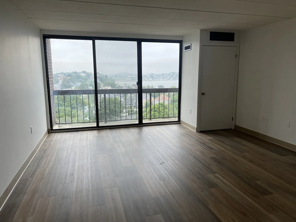 1 bed, 1 bath apartment for rent at 1 Pond St Unit 8K, Winthrop — photo 2 of 14