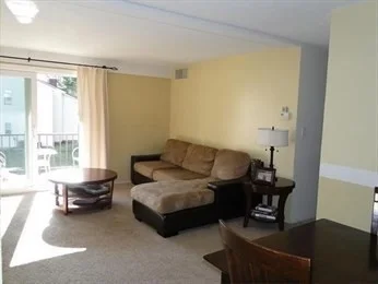 2 bed, 1 bath apartment for rent at 1 Post Oak Ln Unit 20, Natick — photo 6 of 18