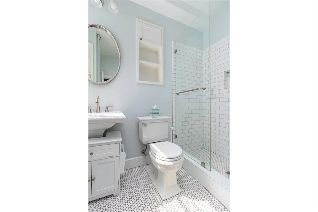 2 bed, 1 bath apartment for rent at 1 Primus Ave Unit 7, Beacon Hill — photo 9 of 15