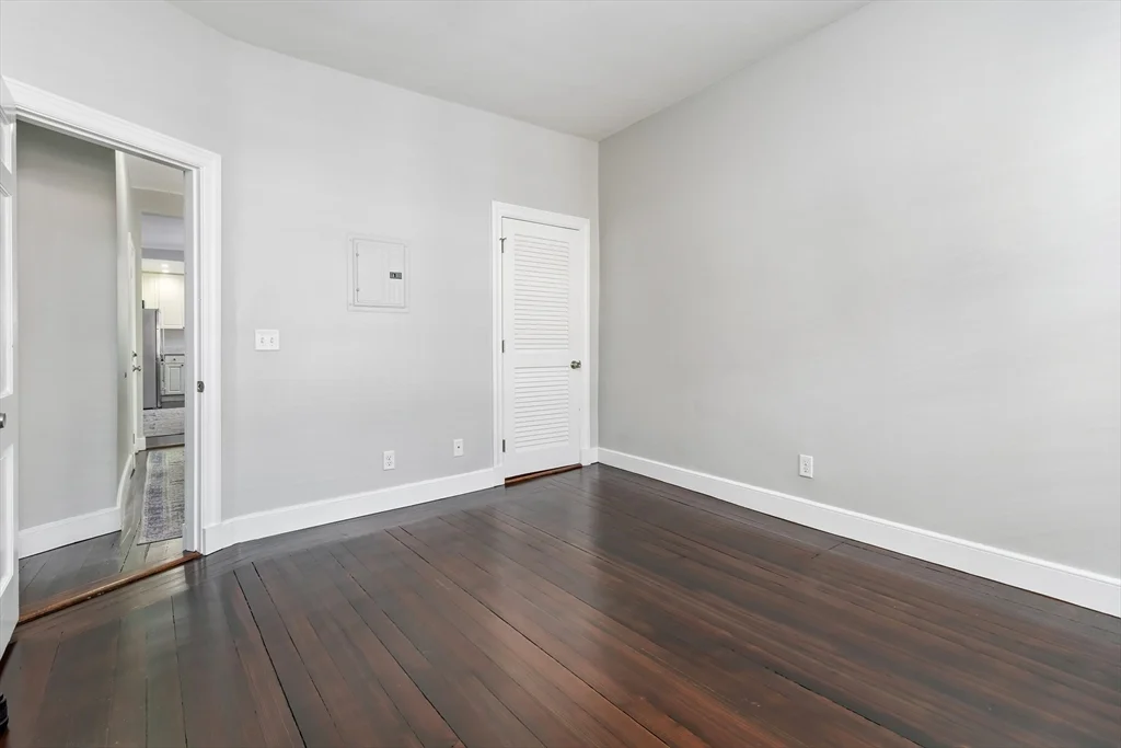 2 bed, 1 bath apartment for rent at 1 Primus Ave Unit 7, Beacon Hill — photo 5 of 15