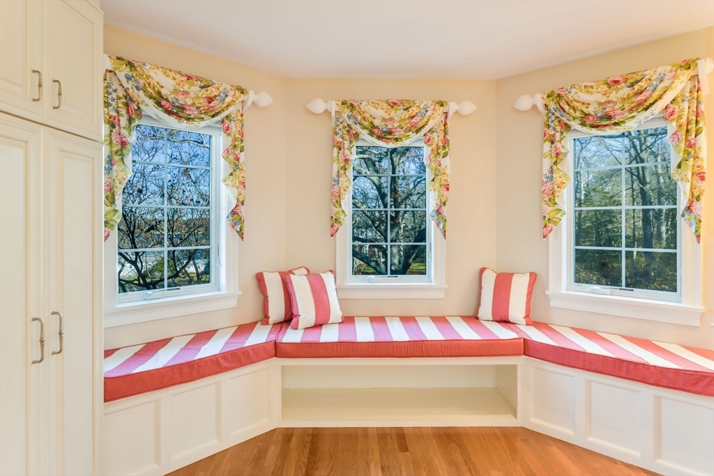 4 bed, 4+ bath apartment for rent at 1 Puddingstone Ln, Acoaxet — photo 25 of 42