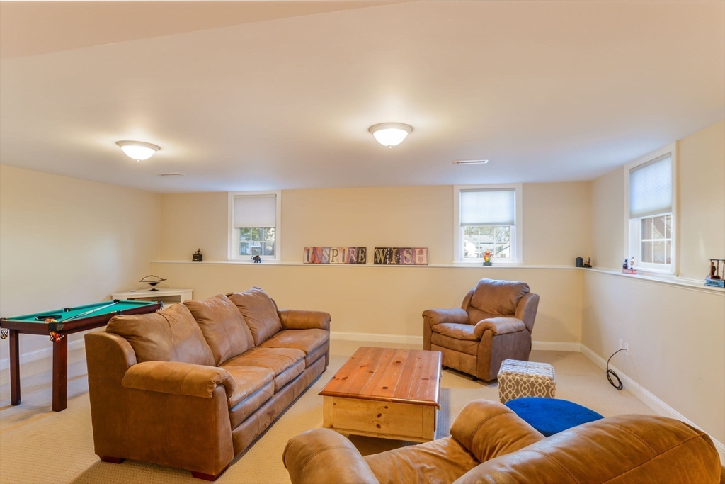 4 bed, 4+ bath apartment for rent at 1 Puddingstone Ln, Acoaxet — photo 35 of 42