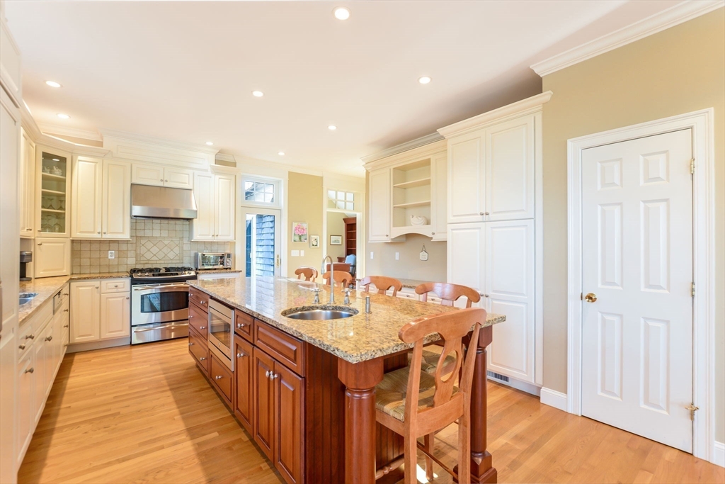 4 bed, 4+ bath apartment for rent at 1 Puddingstone Ln, Acoaxet — photo 12 of 42