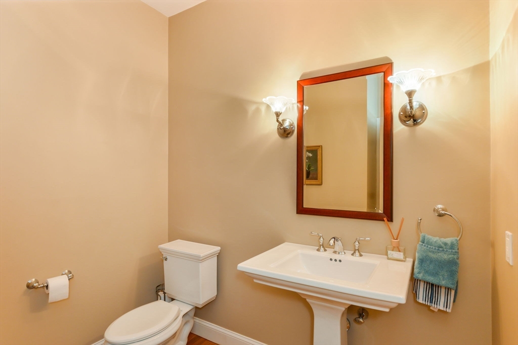 4 bed, 4+ bath apartment for rent at 1 Puddingstone Ln, Acoaxet — photo 20 of 42