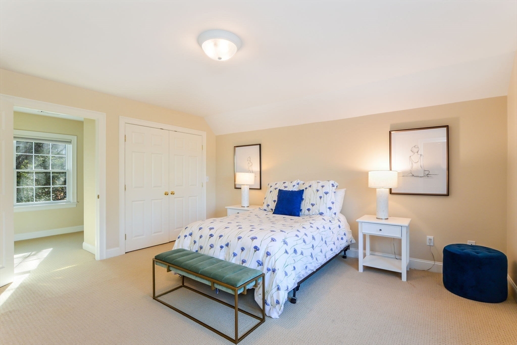 4 bed, 4+ bath apartment for rent at 1 Puddingstone Ln, Acoaxet — photo 30 of 42