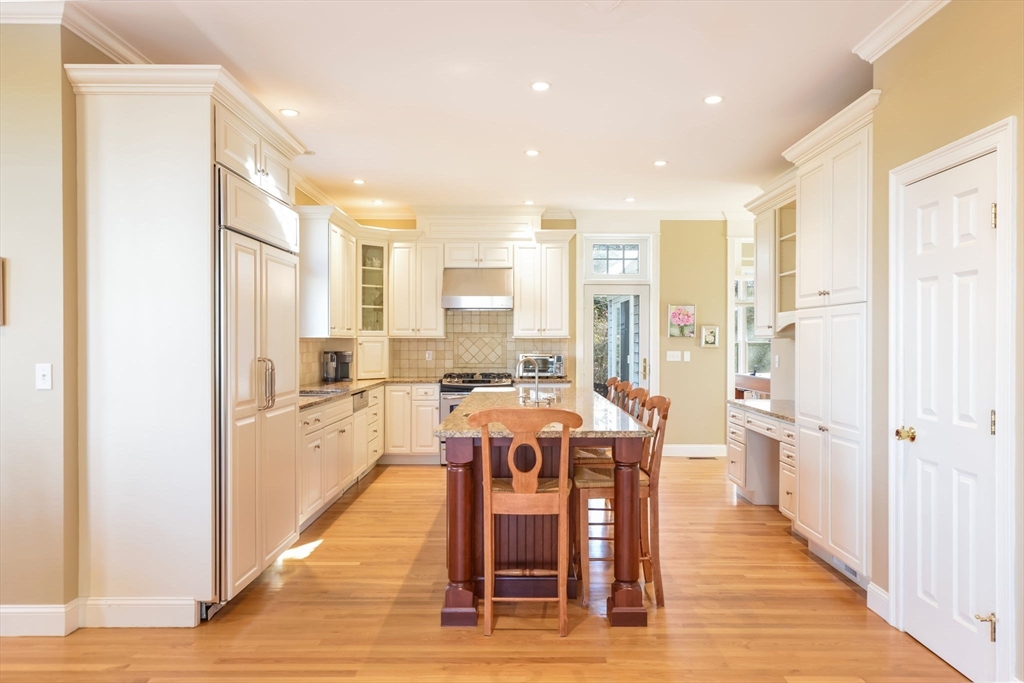 4 bed, 4+ bath apartment for rent at 1 Puddingstone Ln, Acoaxet — photo 11 of 42