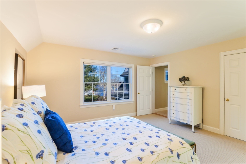 4 bed, 4+ bath apartment for rent at 1 Puddingstone Ln, Acoaxet — photo 31 of 42