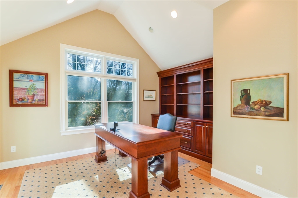 4 bed, 4+ bath apartment for rent at 1 Puddingstone Ln, Acoaxet — photo 19 of 42