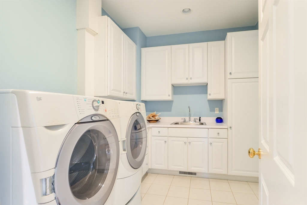4 bed, 4+ bath apartment for rent at 1 Puddingstone Ln, Acoaxet — photo 21 of 42