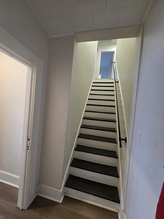 3 bed, 1 bath apartment for rent at 1 Rockdale Ave Unit 2, Lowell — photo 8 of 9