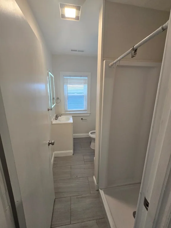 3 bed, 1 bath apartment for rent at 1 Rockdale Ave Unit 2, Lowell — photo 7 of 9