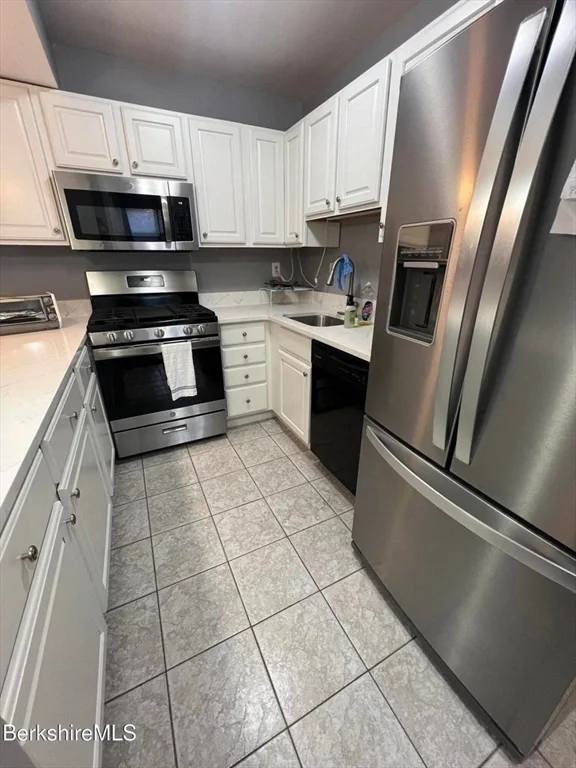 2 bed, 2 bath apartment for rent at 1 Rolling Hills Unit 10, Lenox — photo 16 of 19
