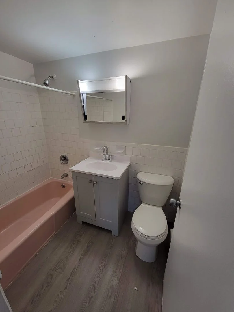 2 bed, 1 bath apartment for rent at 1 Rosa St Unit 203, Hyde Park — photo 5 of 5