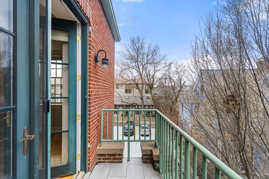 2 bed, 2 bath apartment for rent at 1 Russell St Unit 302, Cambridge — photo 5 of 21