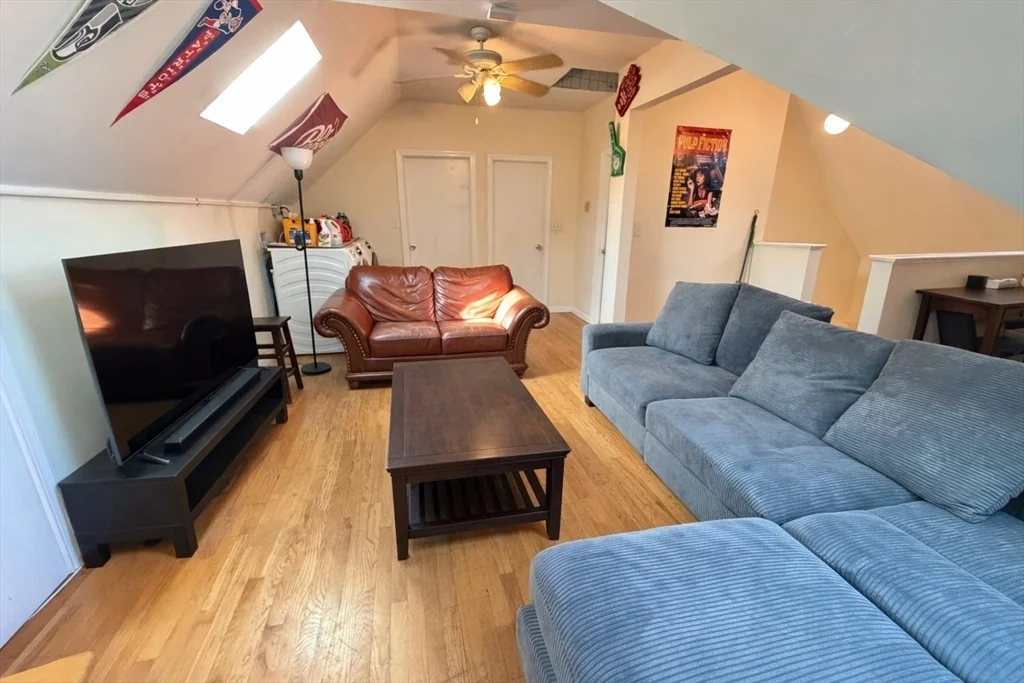 6 bed, 2 bath apartment for rent at 1 Sachem St , Unit 3, Mission Hill — photo 4 of 19