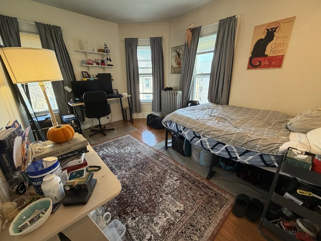 6 bed, 2 bath apartment for rent at 1 Sachem St , Unit 3, Mission Hill — photo 9 of 19