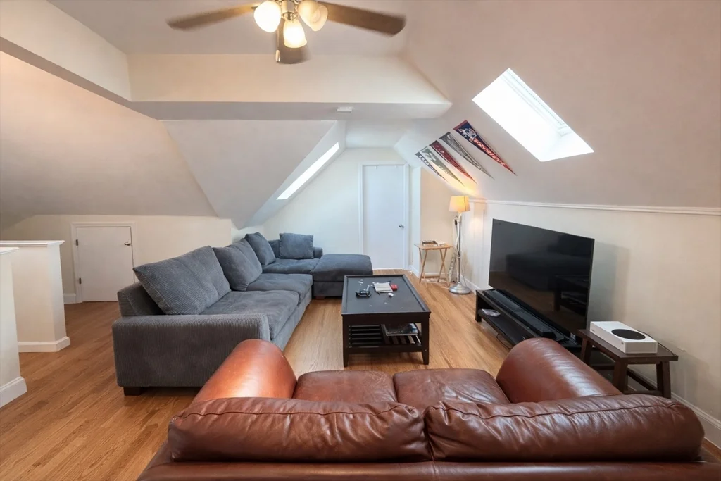 6 bed, 2 bath apartment for rent at 1 Sachem St , Unit 3, Mission Hill — photo 3 of 19
