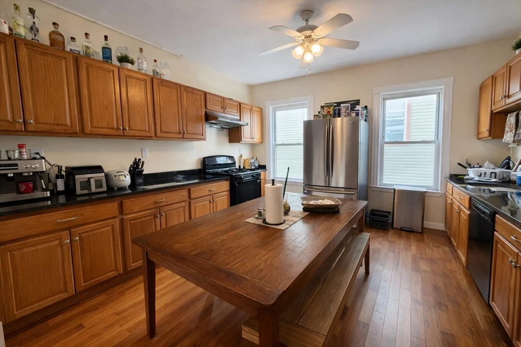 6 bed, 2 bath apartment for rent at 1 Sachem St , Unit 3, Mission Hill — photo 1 of 19