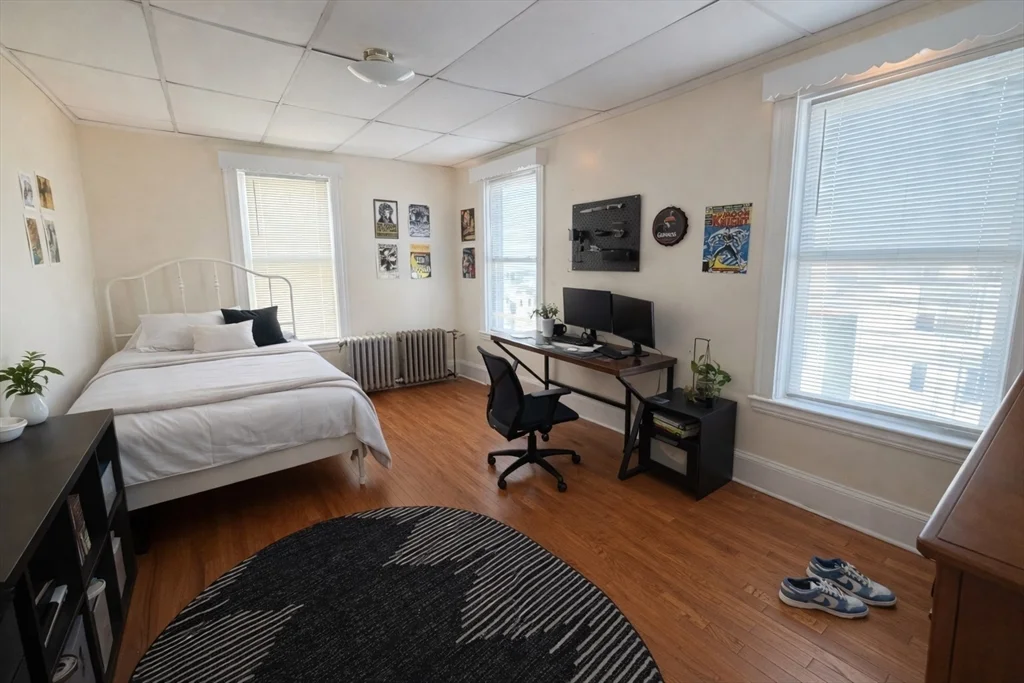 6 bed, 2 bath apartment for rent at 1 Sachem St , Unit 3, Mission Hill — photo 5 of 19