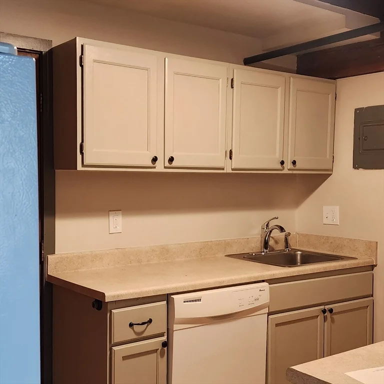 1 bed, 1 bath apartment for rent at 1 Samoset Ave Unit H, Mansfield