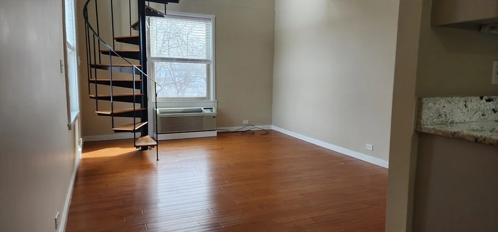 1 bed, 1 bath apartment for rent at 1 Samoset Ave Unit Winter, Mansfield — photo 1 of 7
