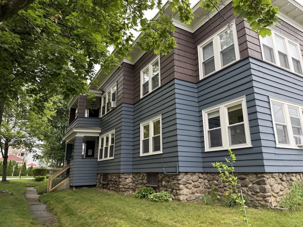 1 bed, 1 bath apartment for rent at 1 Samoset Rd Unit 2L, Worcester — photo 2 of 34