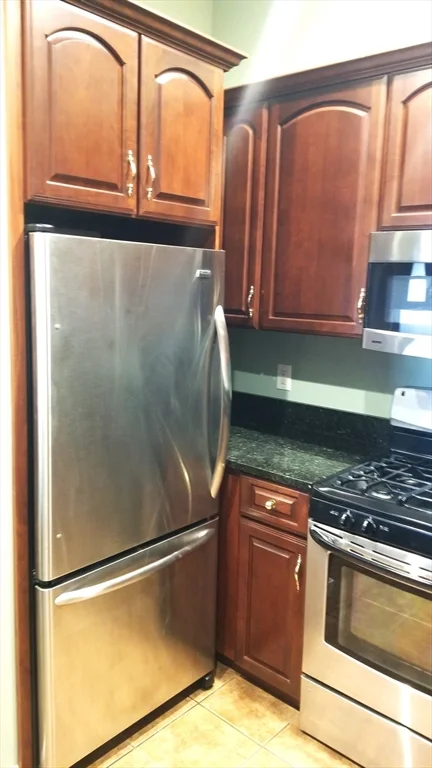 1 bed, 1 bath apartment for rent at 1 School St Unit 301, Arlington — photo 3 of 17
