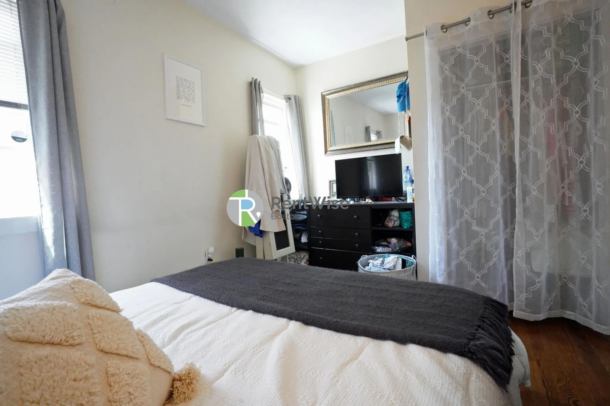 1 bed, 1 bath apartment for rent at 1 Schrepel Pl Unit 1, South Boston — photo 10 of 15