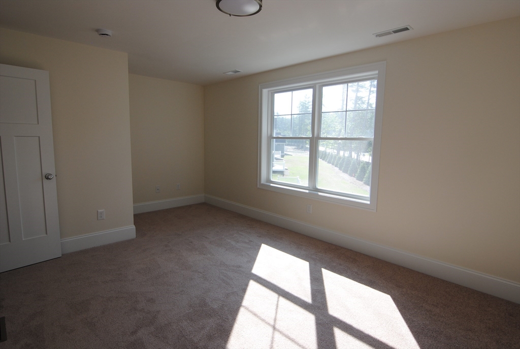 3 bed, 2 bath apartment for rent at 1 Scout Ln Unit 1, Nashua — photo 25 of 27