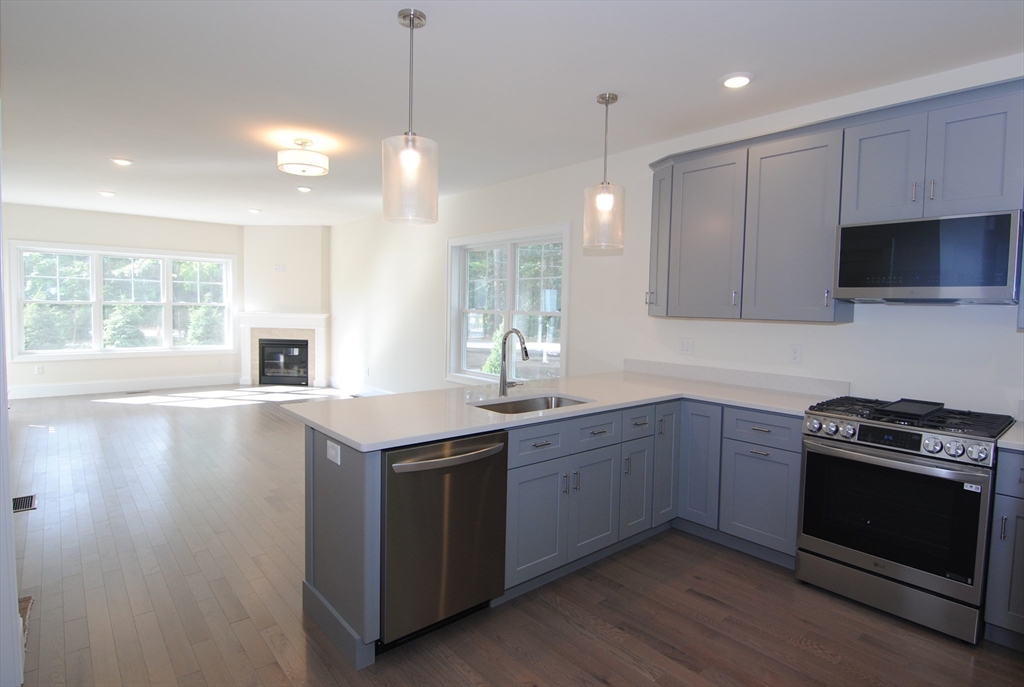 3 bed, 2 bath apartment for rent at 1 Scout Ln Unit 1, Nashua — photo 5 of 27