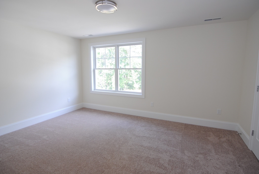 3 bed, 2 bath apartment for rent at 1 Scout Ln Unit 1, Nashua — photo 17 of 27