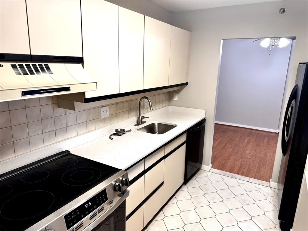 2 bed, 2 bath apartment for rent at 1 Seal Harbor Rd Unit 215, Winthrop — photo 5 of 30